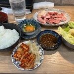 精肉屋の倅がただただ旨い肉を出す店 焼肉たけよし - 