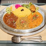 ヤミーズ 旧ヤム邸 - ■ ぜんがけカレー 3種、1,760円