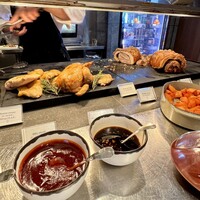 ザ タヴァン グリル＆ラウンジ - 