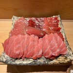 280765417 - 普段食べられない部位まで色々のってます