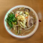 麺屋 ばんび - 料理写真:たっぷり野菜ラーメン