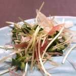 横浜 夜景 鉄板焼＆ステーキ 祥鳳 - みょうがとかいわれ大根（つま）
      