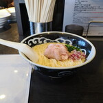 弘明寺丿貫 - 浅利の酒粕クラムチャウダーソバ着丼