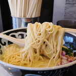 弘明寺丿貫 - 浅利の酒粕クラムチャウダーソバの麺