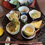 大和薬食処 ならやま茶館 - 