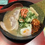 特製ラーメン 大中 本店 - 大中ラーメン旨みカタ(温泉たまご、キムチ追加。もやしネギ大盛り)
