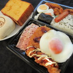 デイリーヤマザキ - 料理写真:お弁当2品とパン2品
