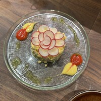 恵比寿ビストロ 猫も杓子も - えびとアボカド