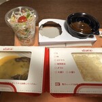 びっくりドンキー - 料理写真:チーズバーグ+ライス+カップサラダ+カリーソース
カリーソースがしっかり辛くコクがあって
とても美味しかったです♪
次はカリーソースとご飯で食べたい♪