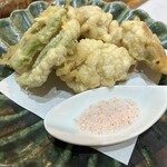 酒肴 蓮 - 甘くて美味しい白子天ぷら。梅塩)^o^(