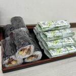 中華そば専門店 正善 - 酢がマイルドな巻き巻き寿司です ¥150