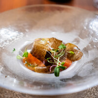 代官山鉄板ゆうり - 静岡県産アメーラトマトとブラータチーズのサラダ