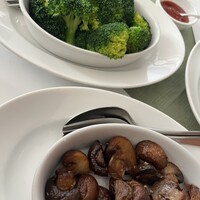 37 Steakhouse & Bar - 