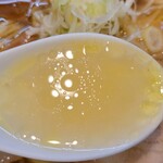 らーめん颯人 - スープ