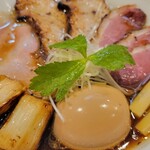 燃えよ麺助 - 美しい