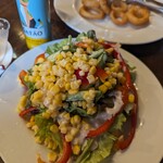 マックス キャロット - 野菜サラダ　缶と比べると大きさがわかります