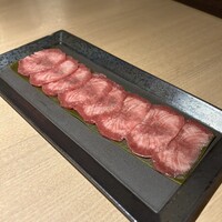 和牛焼肉じろうや 介 wagyu&sake 名古屋駅前本店 - 昆布〆タン