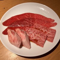 ビーフキッチン 恵比寿店 - シンシン、特選部位、中落ちカルビ