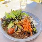 EVERYONEs CAFE 上野恩賜公園 - 季節野菜のプラントミートカレー