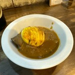 カレー食堂カタルカ - 国産鶏レバーマサラとスパイス玉子