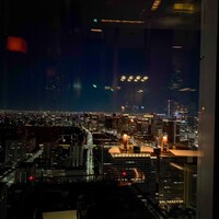 ザ タヴァン グリル＆ラウンジ - 