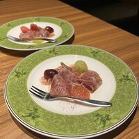 中目黒焼肉 登牛門 - 