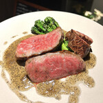 BUNA - 上州牛リブロース炭火焼き　スティックセニョール添　黒トリュフソースで　byまみこまみこ