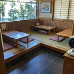 むぎきり - 店内小上がり席