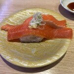 回し寿司 活 活美登利 横浜スカイビル店 - サーモン