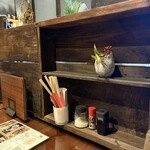 うめだ商店 - 入口付近のテーブルにて