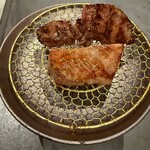 北海道焼肉 北うし - 厚切りたん ハラミ