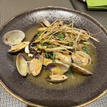 Mr.Porcino - 五島列島のスズキのアクアパッツァ　アサリ、せり