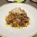 Mr.Porcino - 黒毛和牛のラグー
      手打ちパスタ