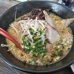 麺家 とん平 - 料理写真:トンコツ味噌ラーメン！トッピングで味変楽しむ！