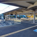 中義水産 - 近鉄線最終駅の賢島駅 (構内) 特急がズラリ♪