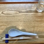 らぁ麺 紫陽花 - 待ってる間も厨房を見ていて飽きません