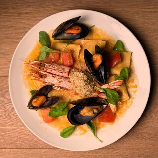 当店特製の「ラヴィオリ」がイチオシ。季節ならではの味もご用意