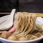 丿貫 - 烏賊ワタ蕎麦の麺