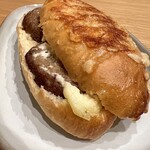 焼きたてパン工房 かえでの木 - ハンバーグパニーニ４００円！　　　　　　　　　　　　　　　具を見えやすくずらしてみました！