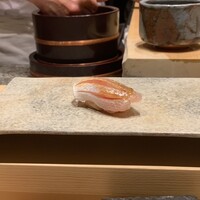 鮨 由う - 