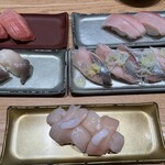 四季 花まる - 本鮪中トロ、寒ブリ、活ホッキ、トロニシン、二階建てホタテ528円✖️6皿