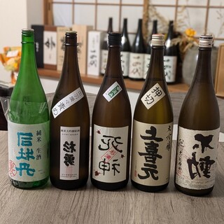 その時季ごとの味が楽しめる日本酒や限定酒など、幅広い品揃え