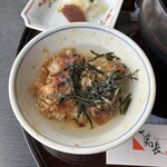 ひつまぶし 備長 - のりにだし汁をかけ「うな茶漬け」