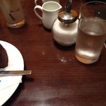 イルピノーロ カフェ 羽田エアポート店 - 2014年5月：砂糖、ミルク、シロップ