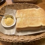 コメダ珈琲店 - 選べるモーニングセット(山食パン+マーガリン+手作りたまごペースト)
