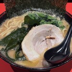 山村家 - 料理写真:わかめラーメン
