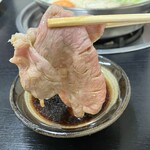 やすだ - ほんのりピンクでレア気味が最高に美味しい