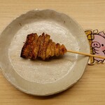 炭火焼鳥しげ - 皮（塩）