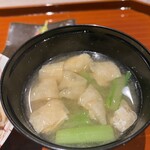 おい河 - 油揚げと小松菜の味噌椀