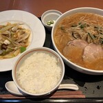 デニーズ - 料理写真:味噌らぁ麺　〜五重の味噌
　飯田店主おすすめセット